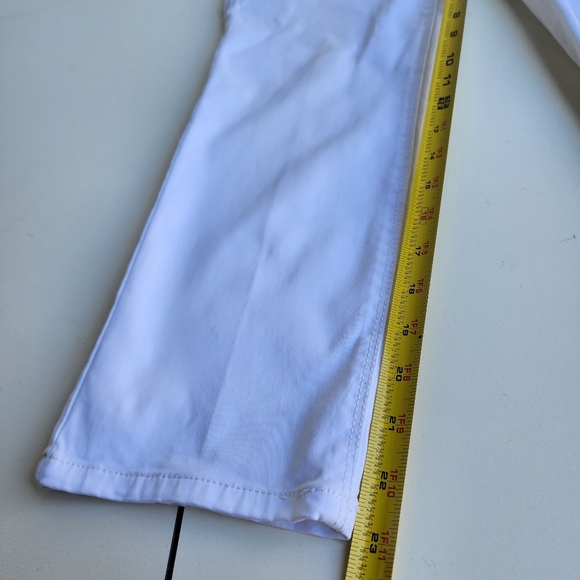 Chicos Slimming Women's White Platinum Crop Jeans 30×23 Size 00 - Picture 3 of 8